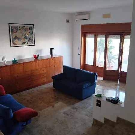 Intera Abitazione Singola. * Melendugno